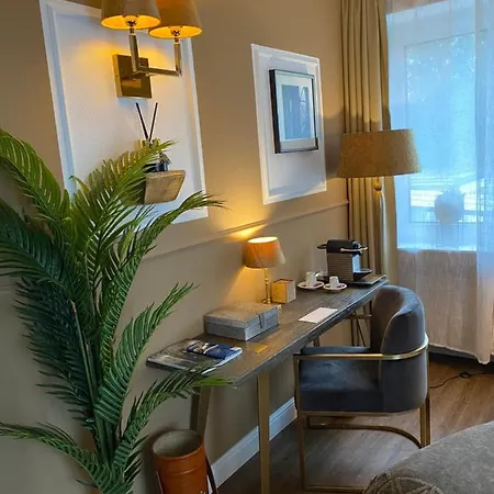 Boutique Sarah Hotel 4*