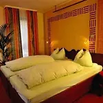 Boutique Sarah מלון 4*