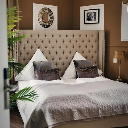 Boutique Sarah Hotel 4*