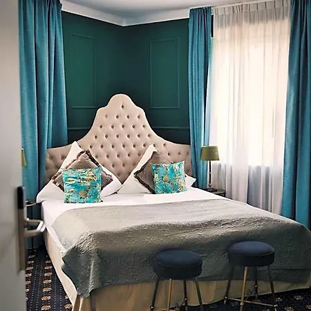 Boutique Sarah 4*
