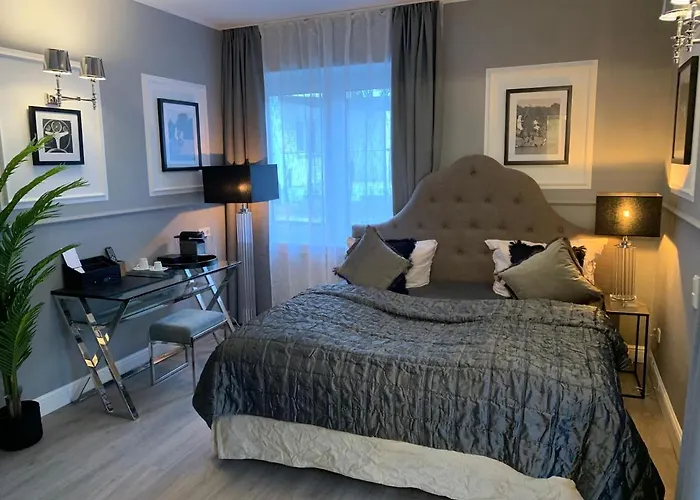 Hotel Boutique Sarah 4*